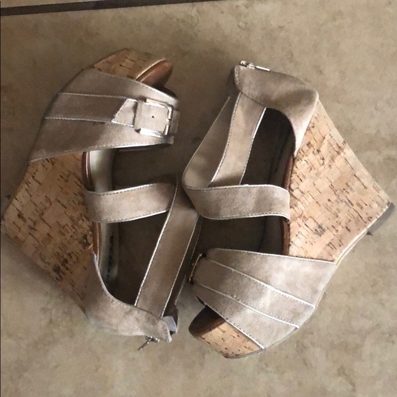 Tan Wedges - Picture 2 of 7